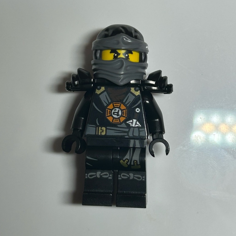 LEGO Ninjago “Deepstone Armor Cole” Minifigure